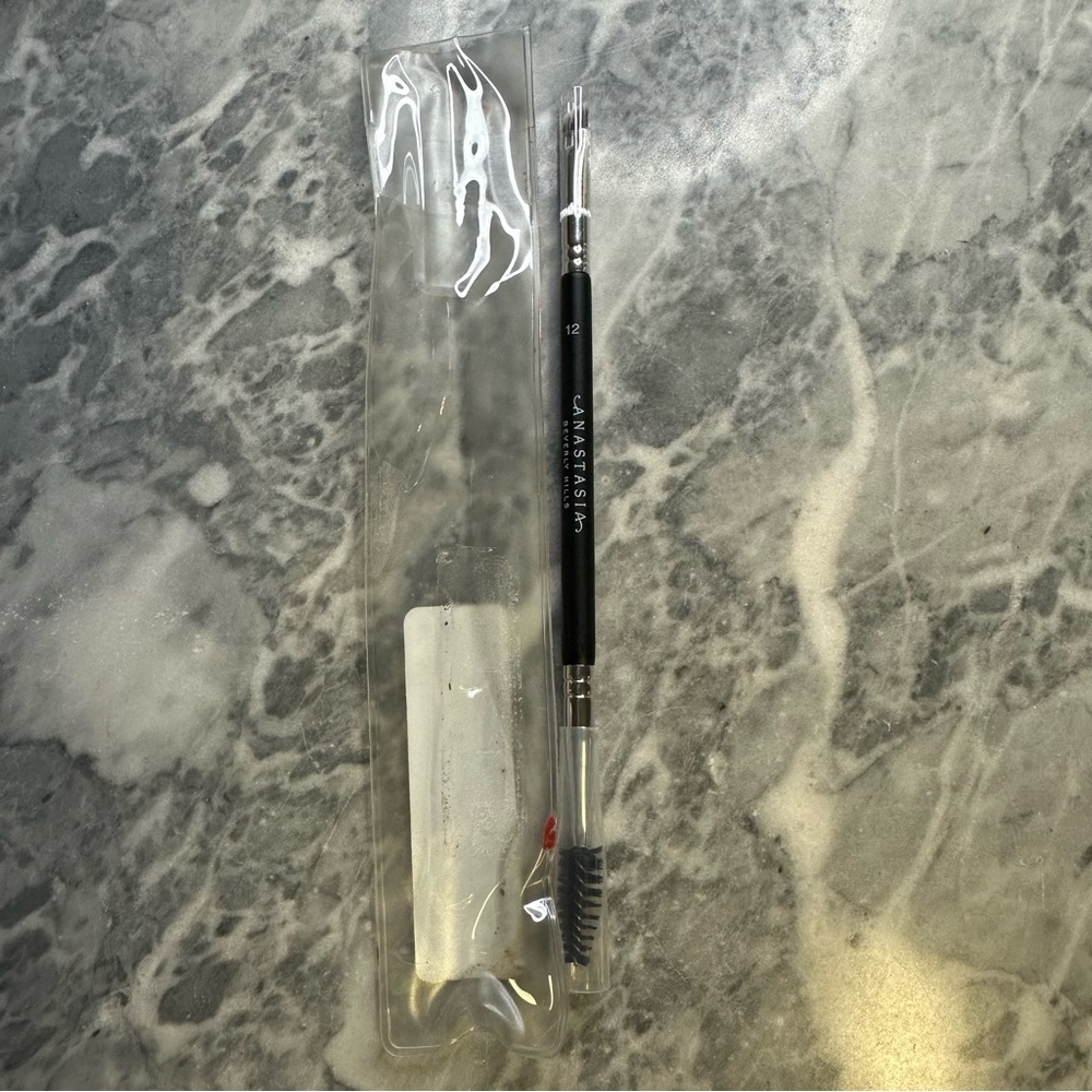 New Anastasia Beverly Hills ABH Dual Ended Brush